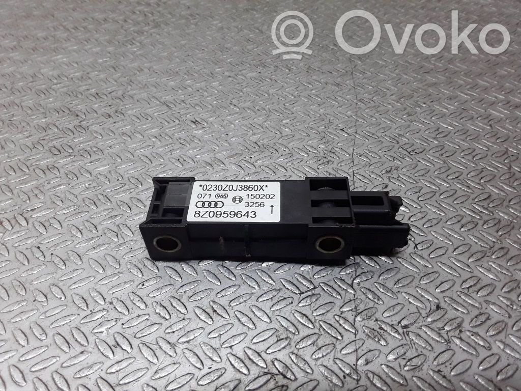Sensor impacto/accidente para activar Airbag   8Z0959643