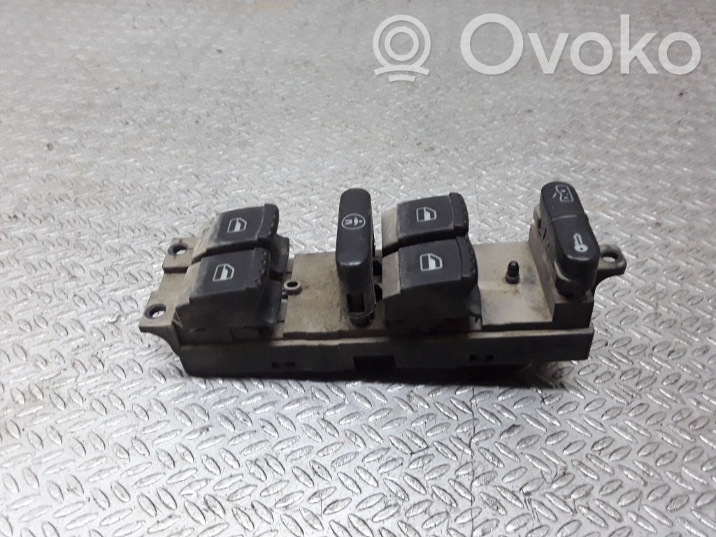Skoda Octavia Mk1 (1U) Comutator comandă geamuri electrice 