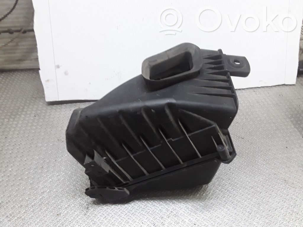 Audi A4 S4 B6 8E 8H Air filter box 