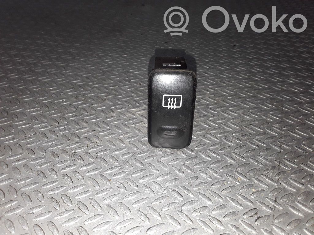 Windscreen/window heater switch   HR808170