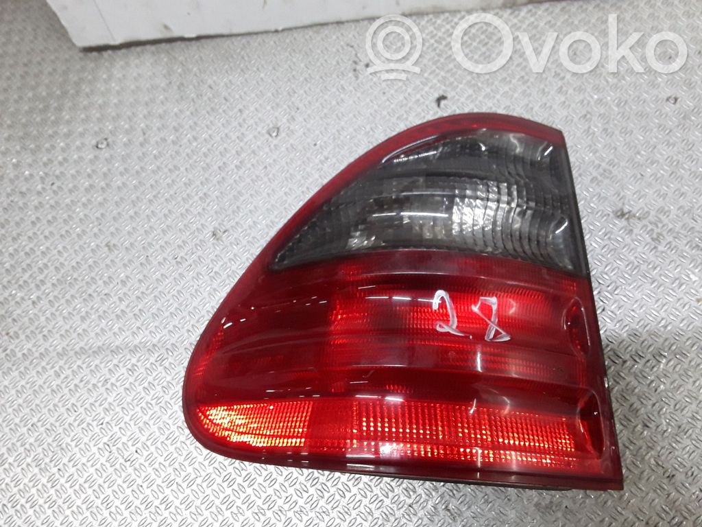 Mercedes-Benz E W210 Lampă spate în caroserie 
