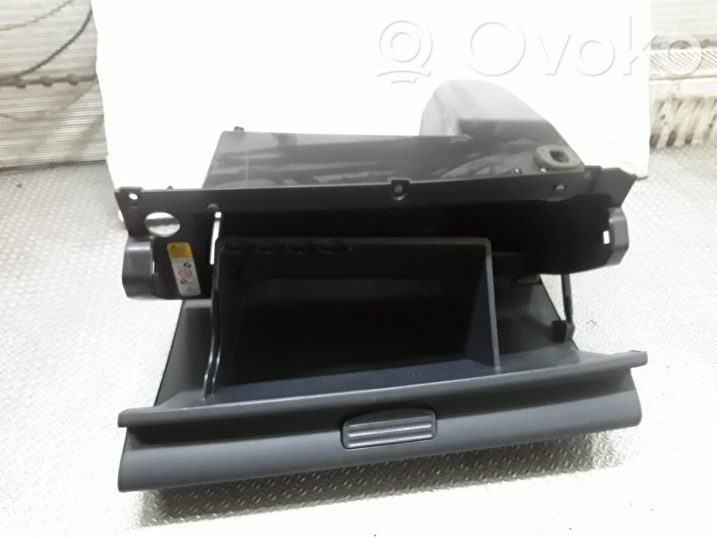 Mitsubishi Colt Juego guantera 