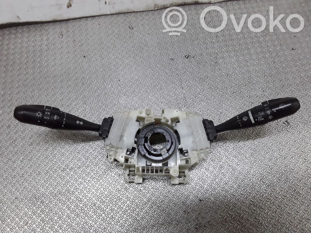 Mitsubishi Colt Wiper turn signal indicator stalk/switch 