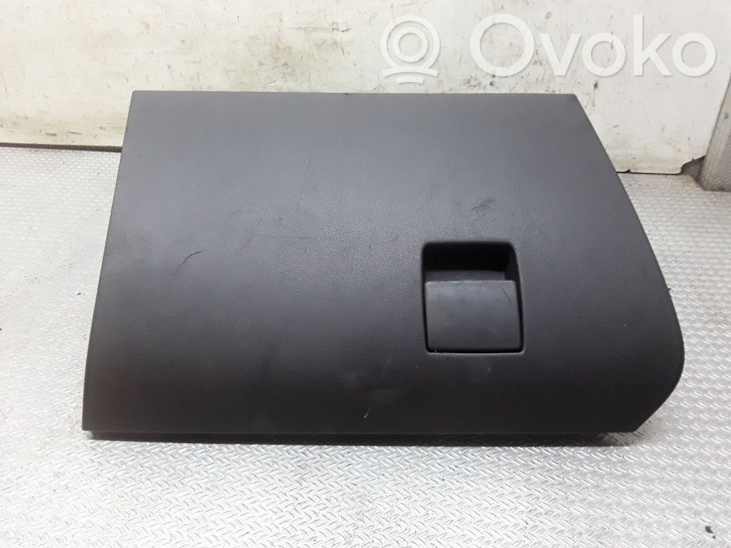 Opel Astra H Daiktadėžės (bordačioko) komplektas 