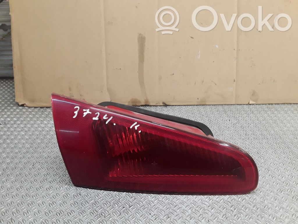 Alfa Romeo 147 Aizmugurējais lukturis pārsegā 