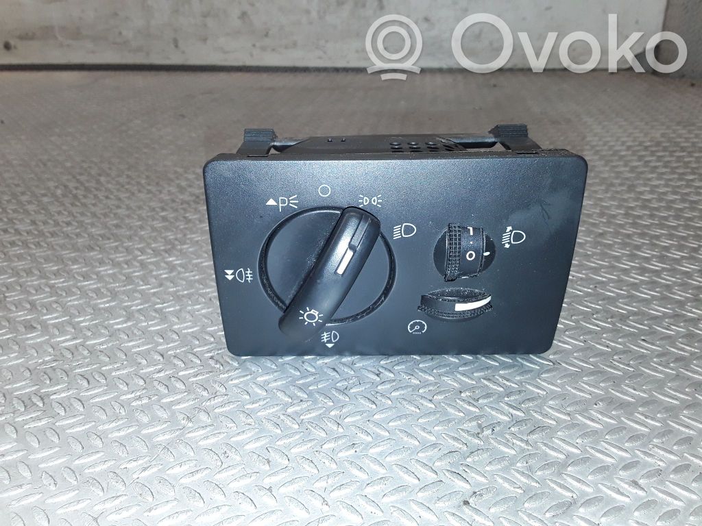 Ford Focus Light switch 