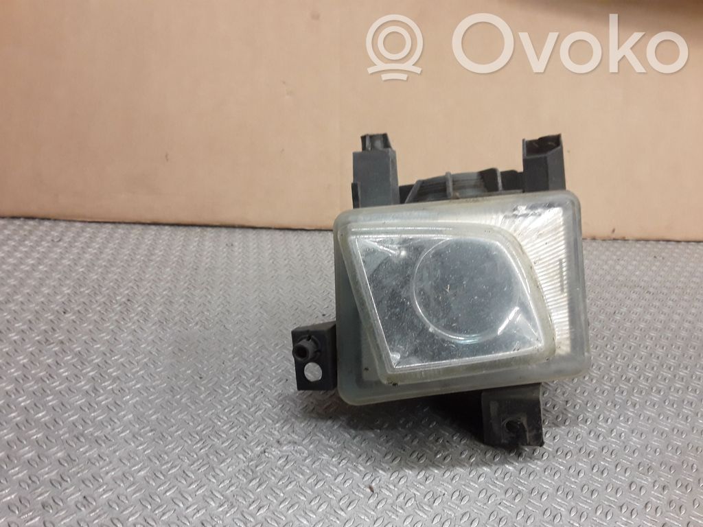 Miglas lukturis priekšā   09185795