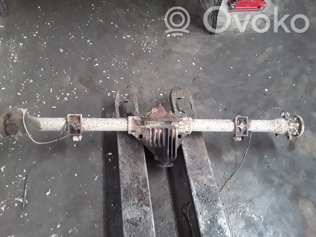 Iveco Daily 30.8 - 9 Eje trasero con reductor 