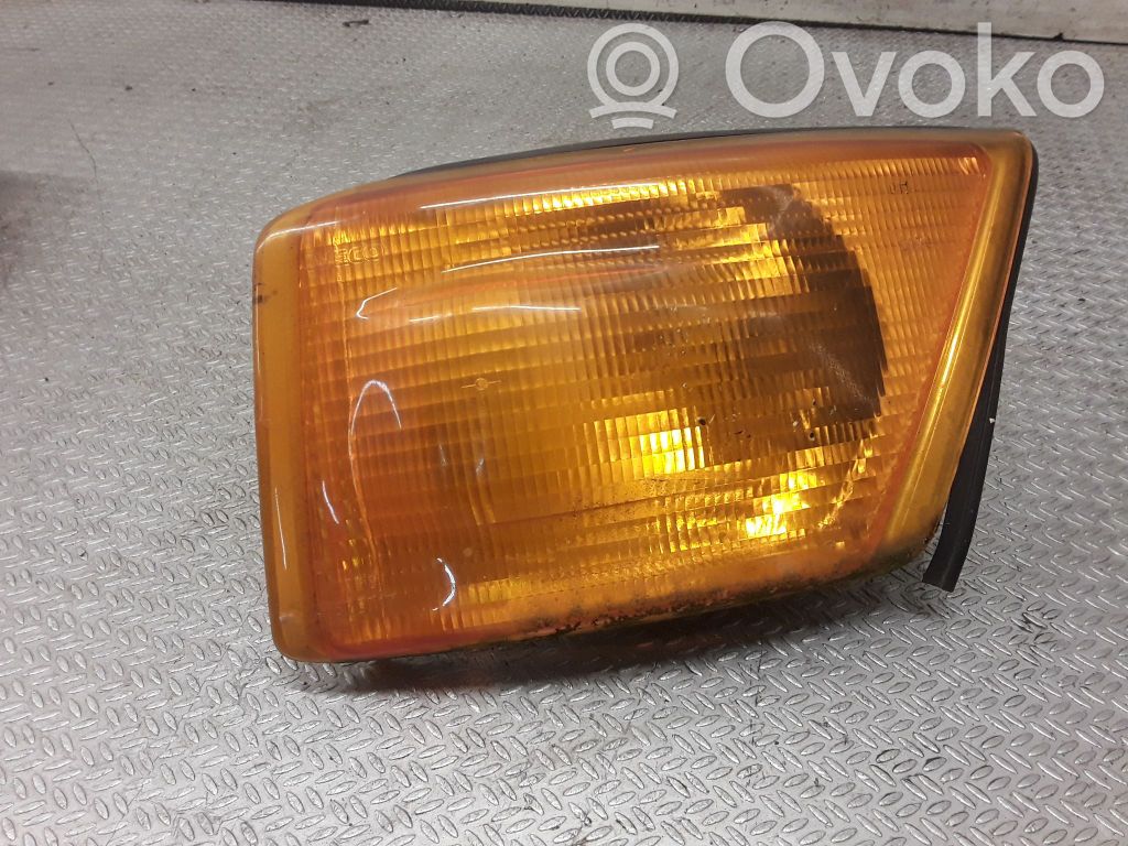 Iveco Daily 30.8 - 9 Front indicator light 