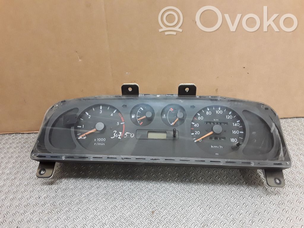 Nissan Terrano Geschwindigkeitsmesser Cockpit 