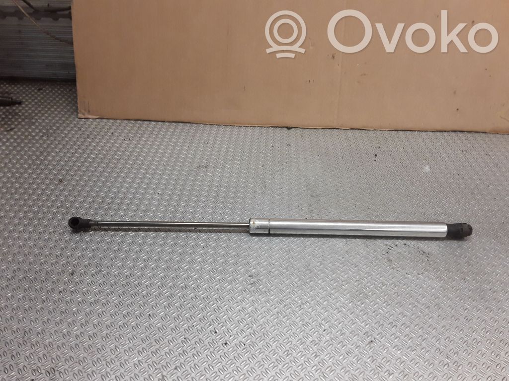 Volkswagen Bora Siłownik maski przedniej 