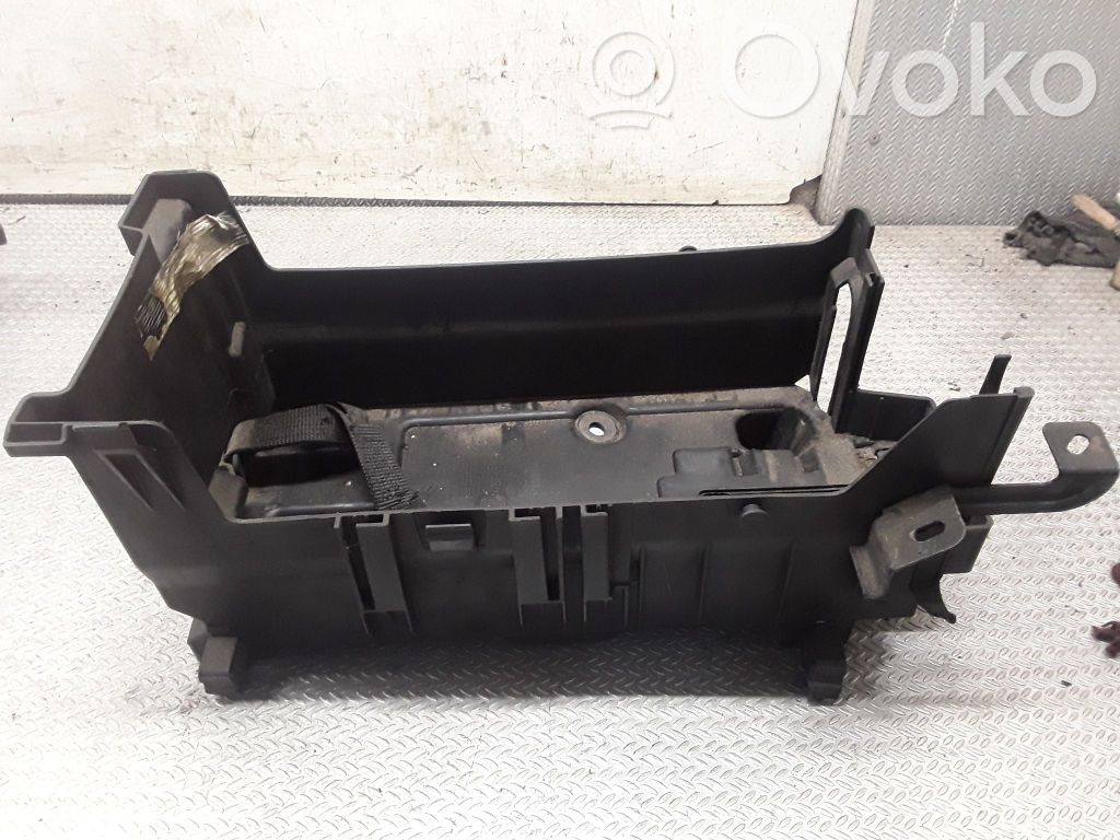 Batteriekasten   13330951
