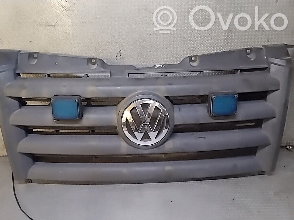 Volkswagen Crafter Front bumper upper radiator grill 