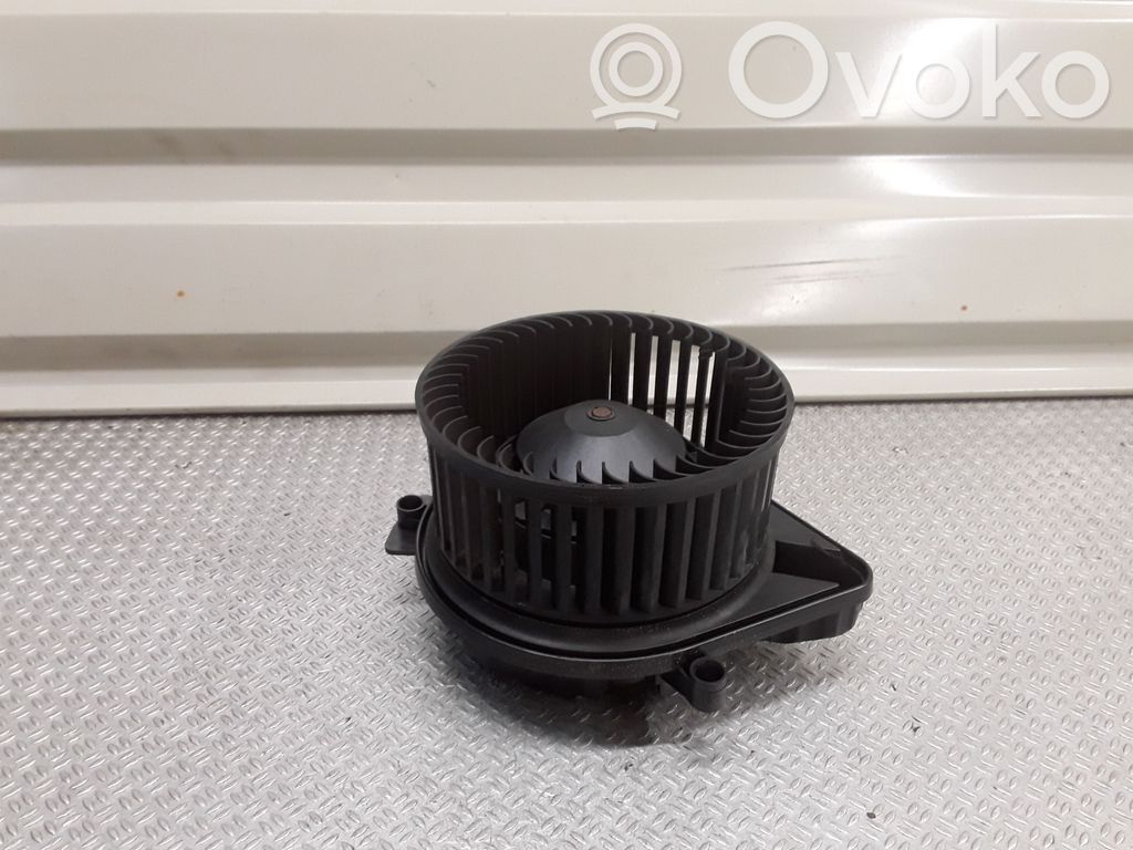 Heizungslüfter   8E1820021B