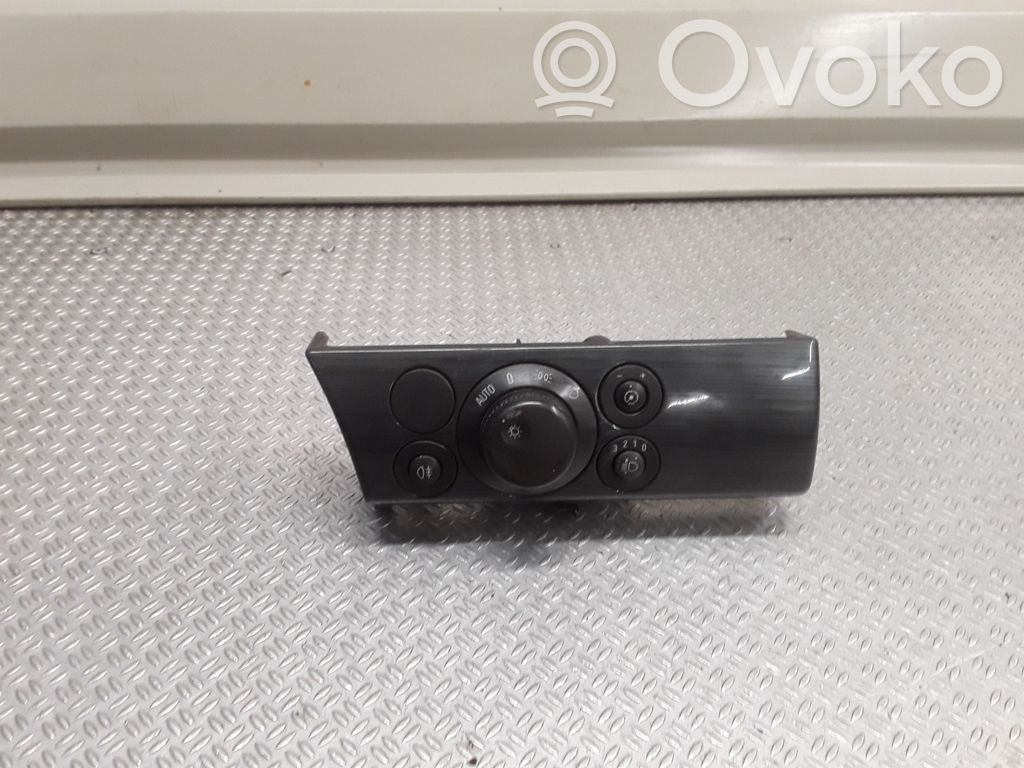 Opel Astra H Light switch 