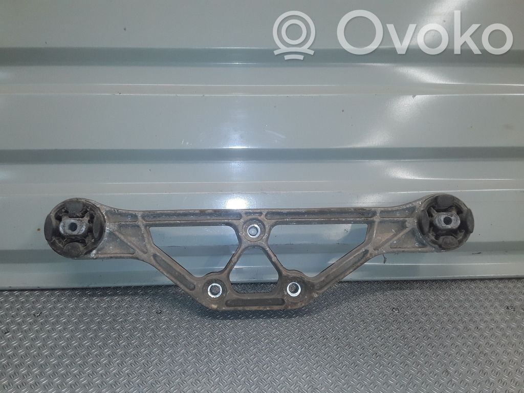 Rear differential/diff mount bracket   4E0599205