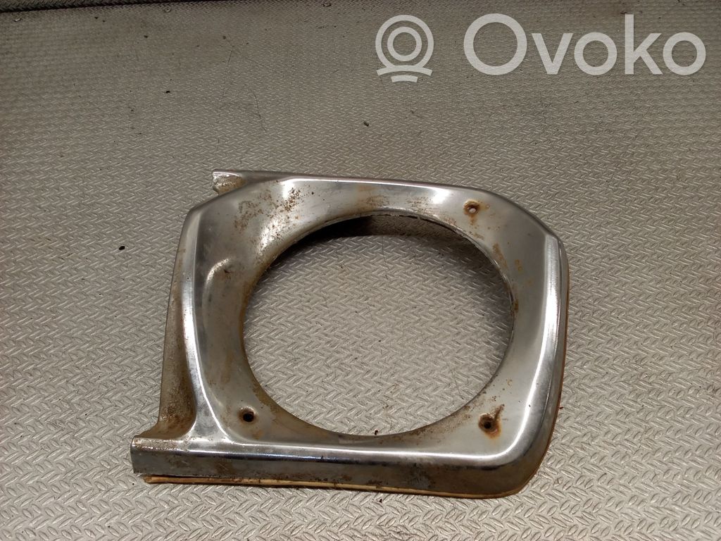 Under headlight/headlamp trim