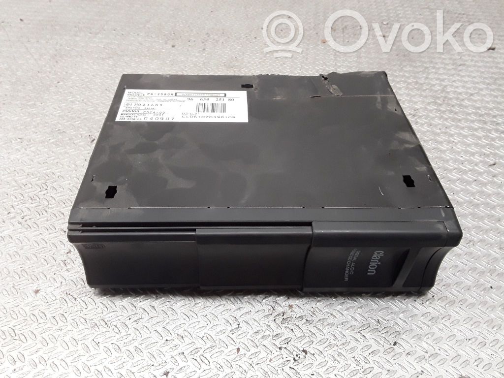 Peugeot 407 CD/DVD keitiklis 