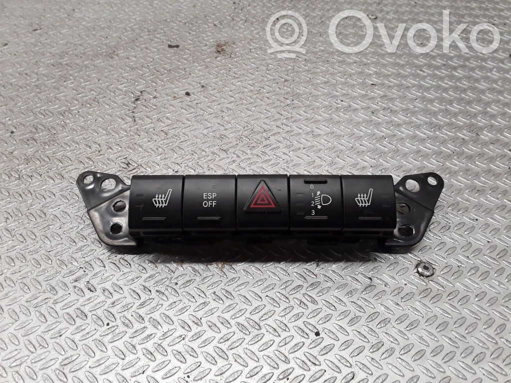 Jeep Compass Avārijas lukturu slēdzis 