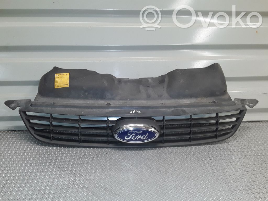 Ford Focus Grotelės viršutinės 
