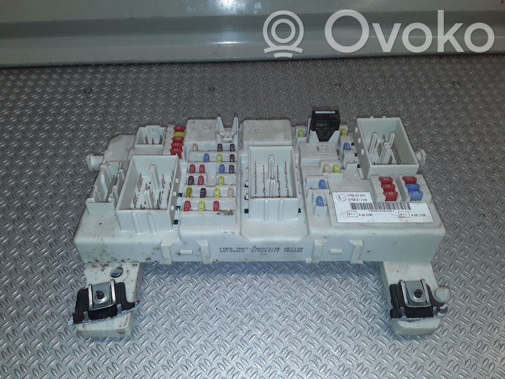 Fuse module   7M5T14A073DE