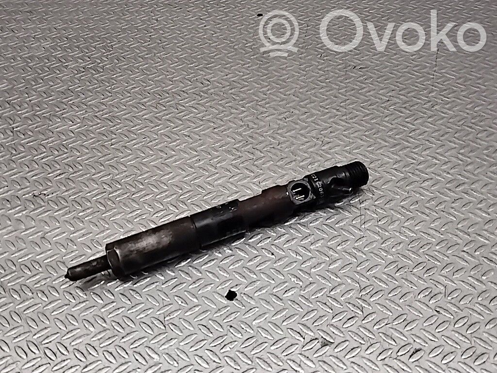 Nissan Micra Fuel injector 