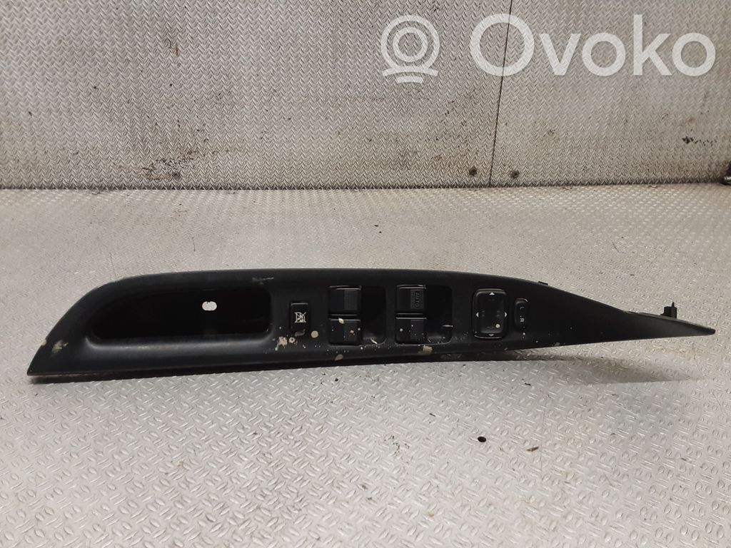 Electric window control switch   GJ6A684L6