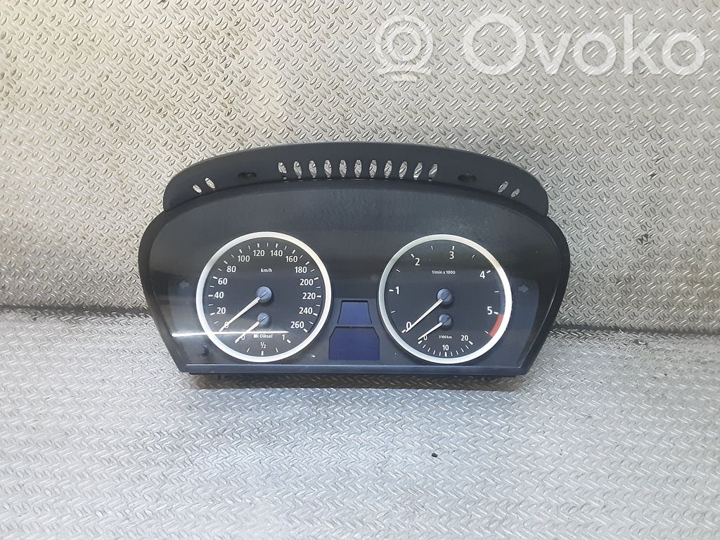 Compteur de vitesse tableau de bord   62116974576