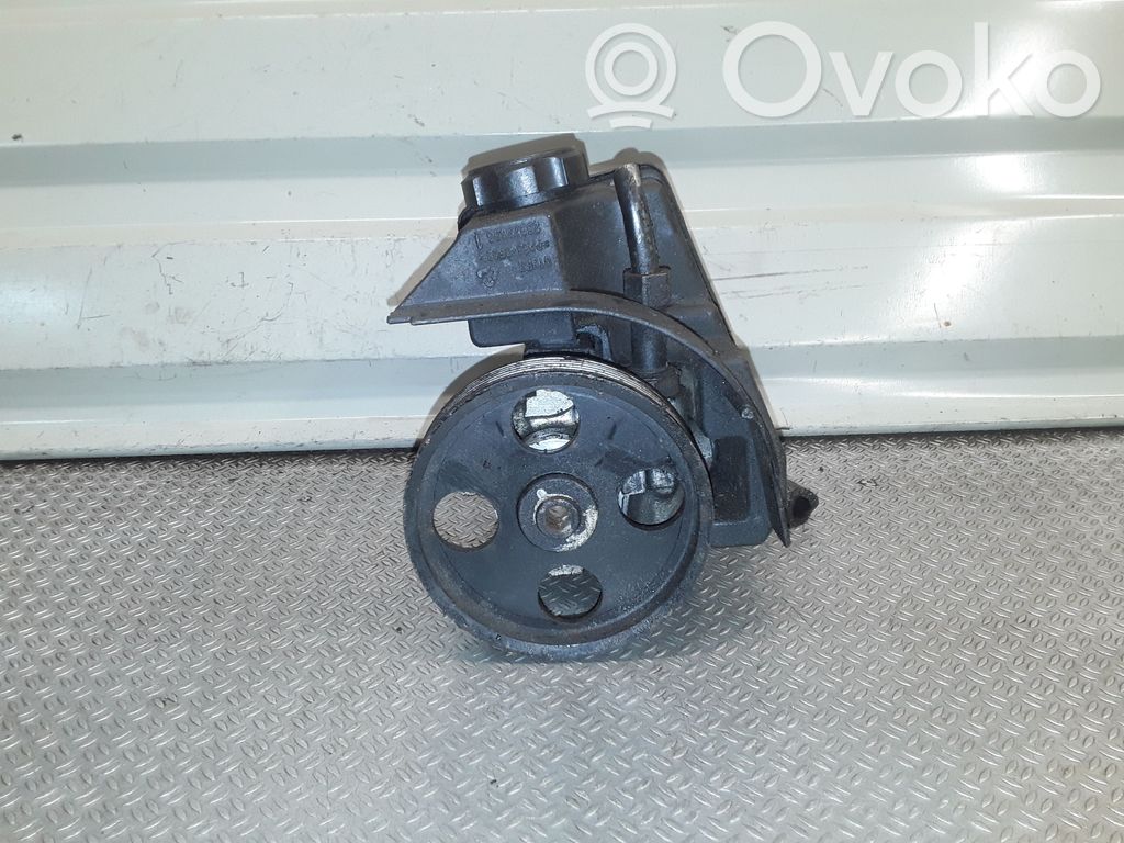 Peugeot 206 Power steering pump 