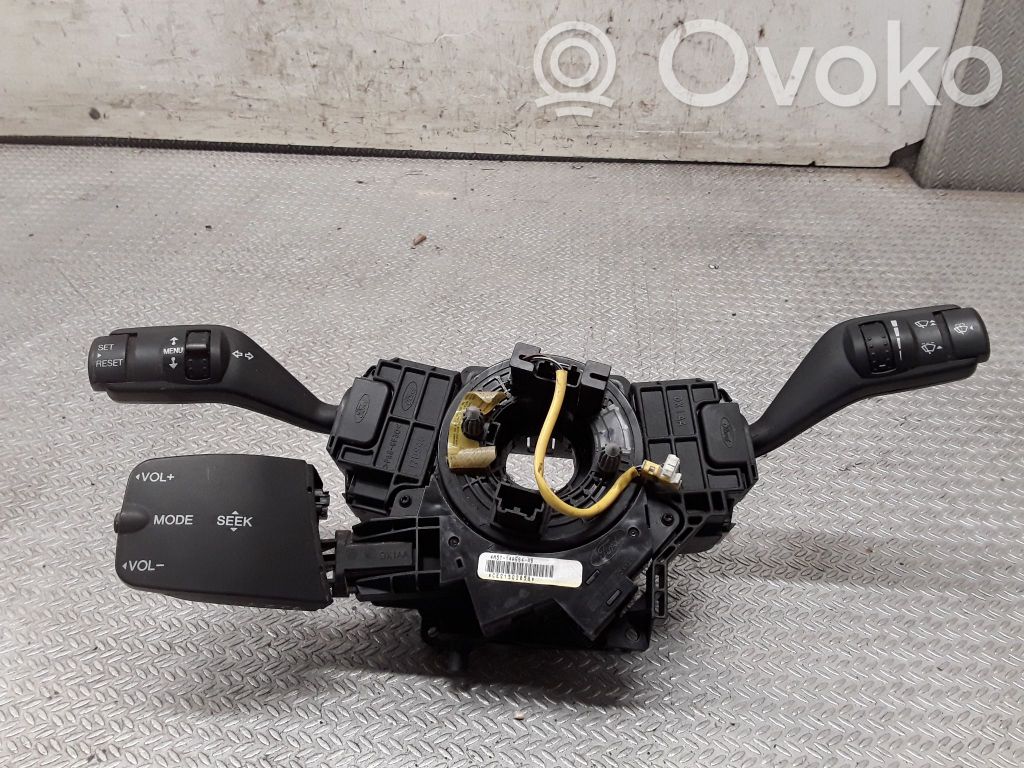 Leva/interruttore dell’indicatore di direzione e tergicristallo   4M5T14A664AB