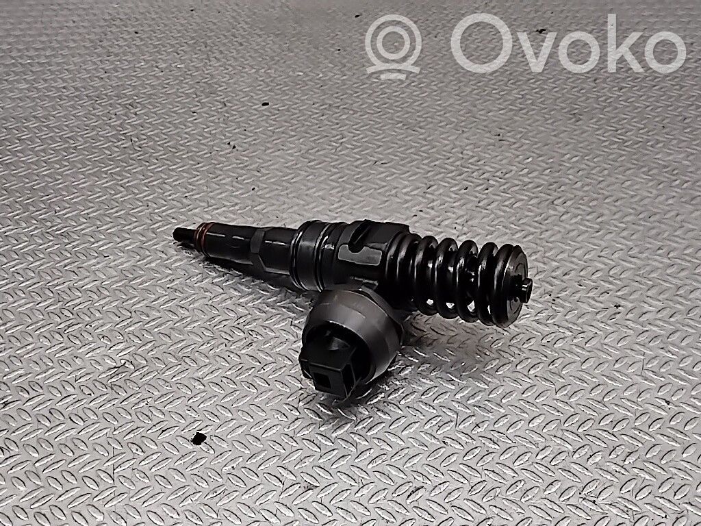 Inyector de combustible   045130073T