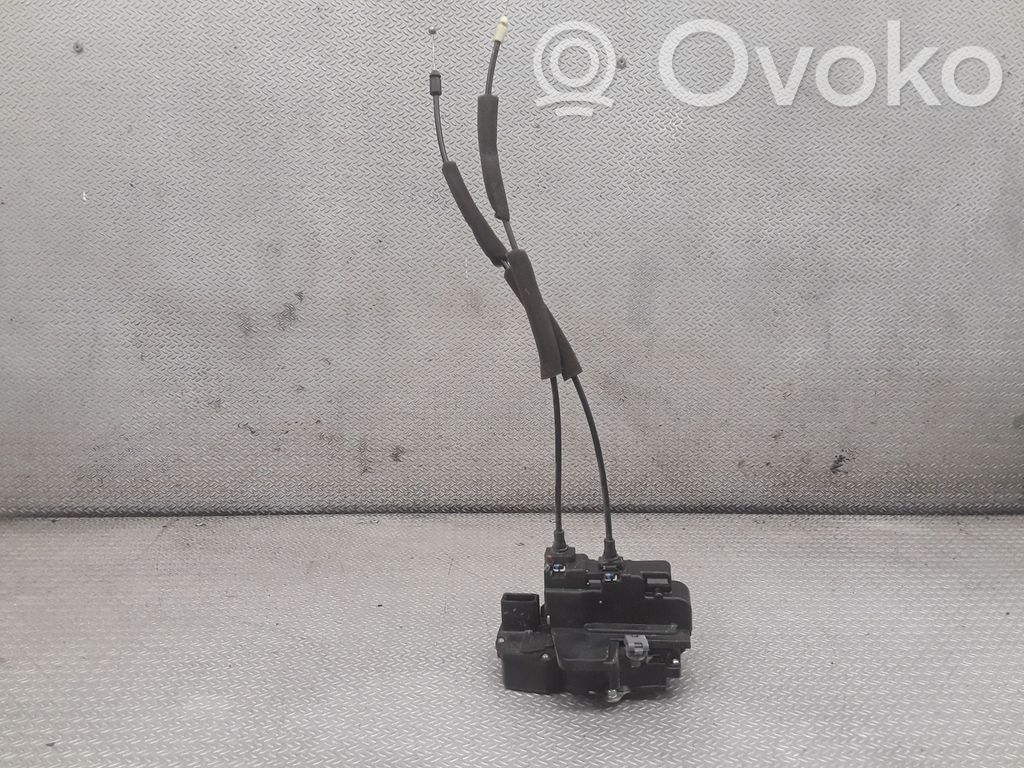 Cerradura de puerta delantera