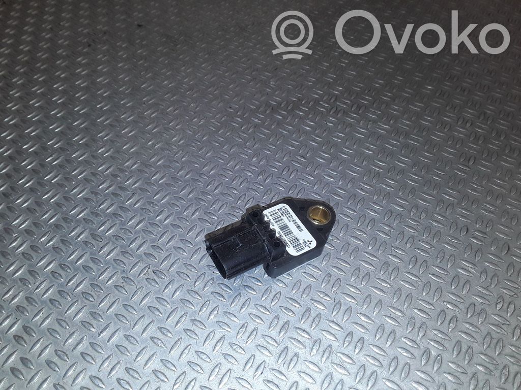 Czujnik uderzenia Airbag   8651A001