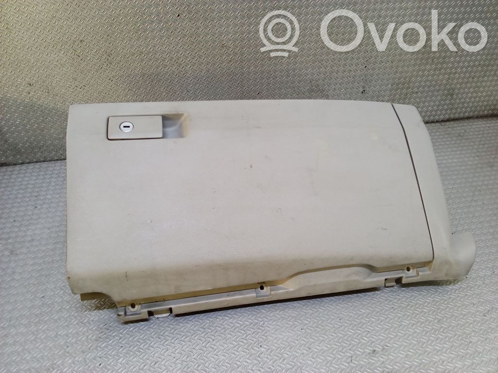 Guantera   7E1858007D