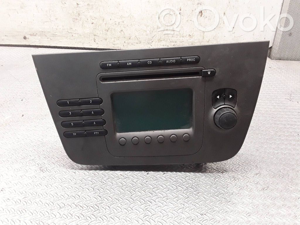 Radio/CD/DVD/GPS head unit