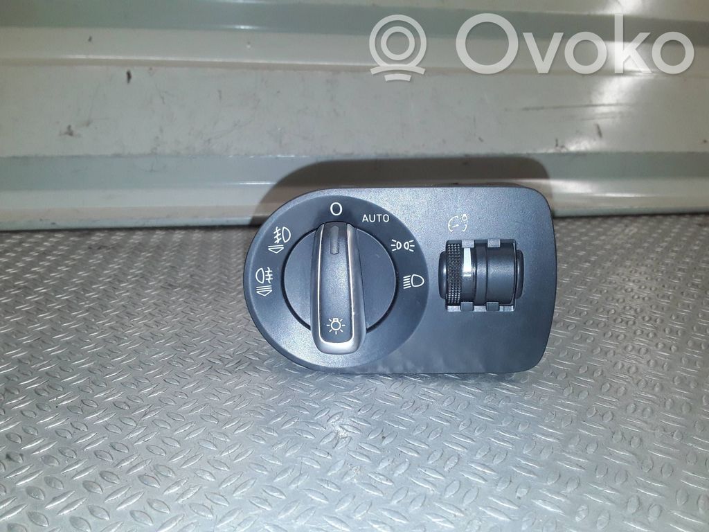 Audi A1 Light switch 