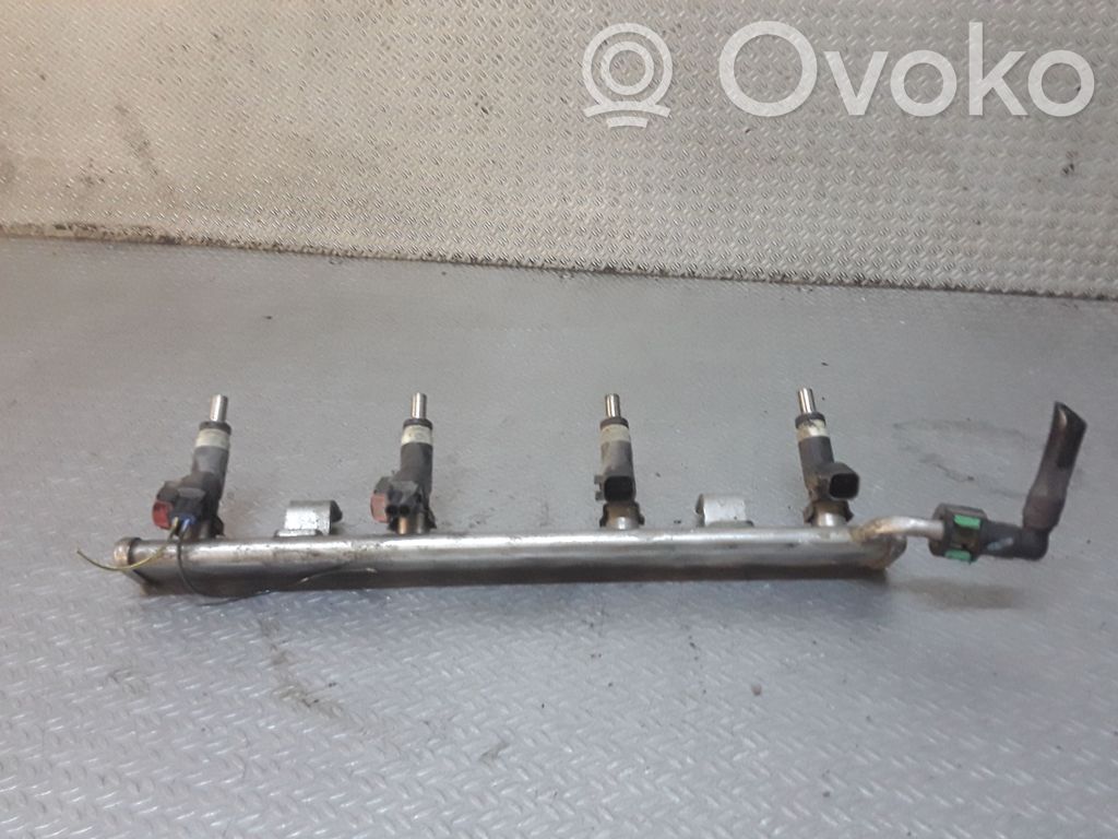 Set injectoare combustibil   04891577AB