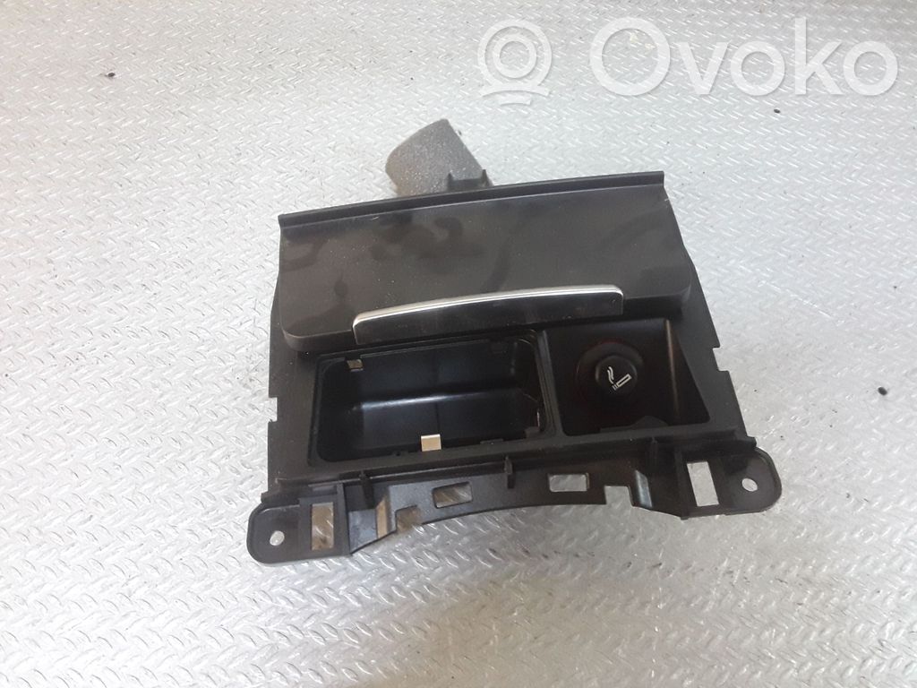 Cendrier avant   8K0857951