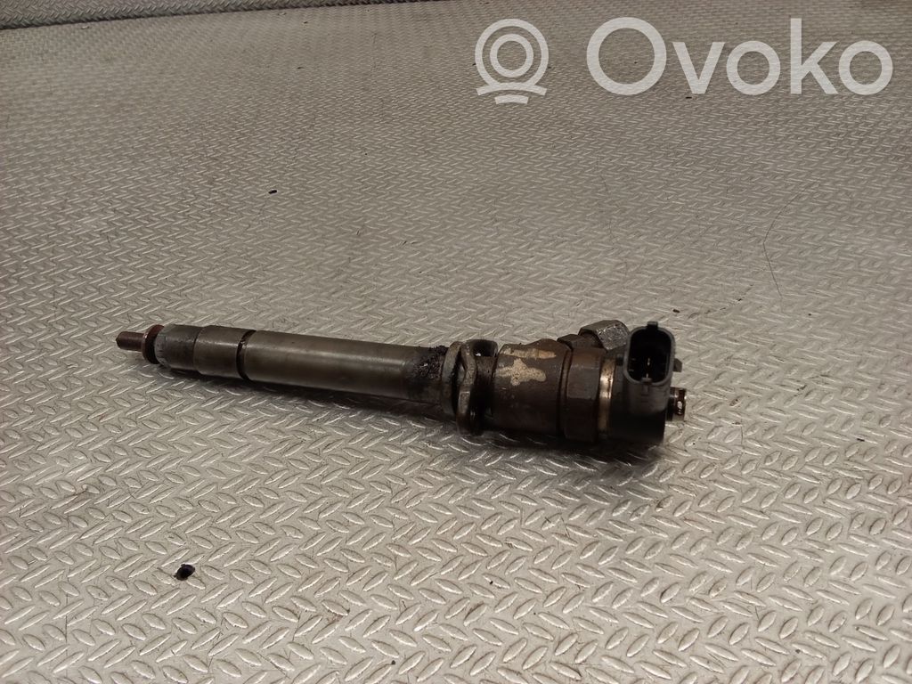 Inyector de combustible   8658353,0445110078