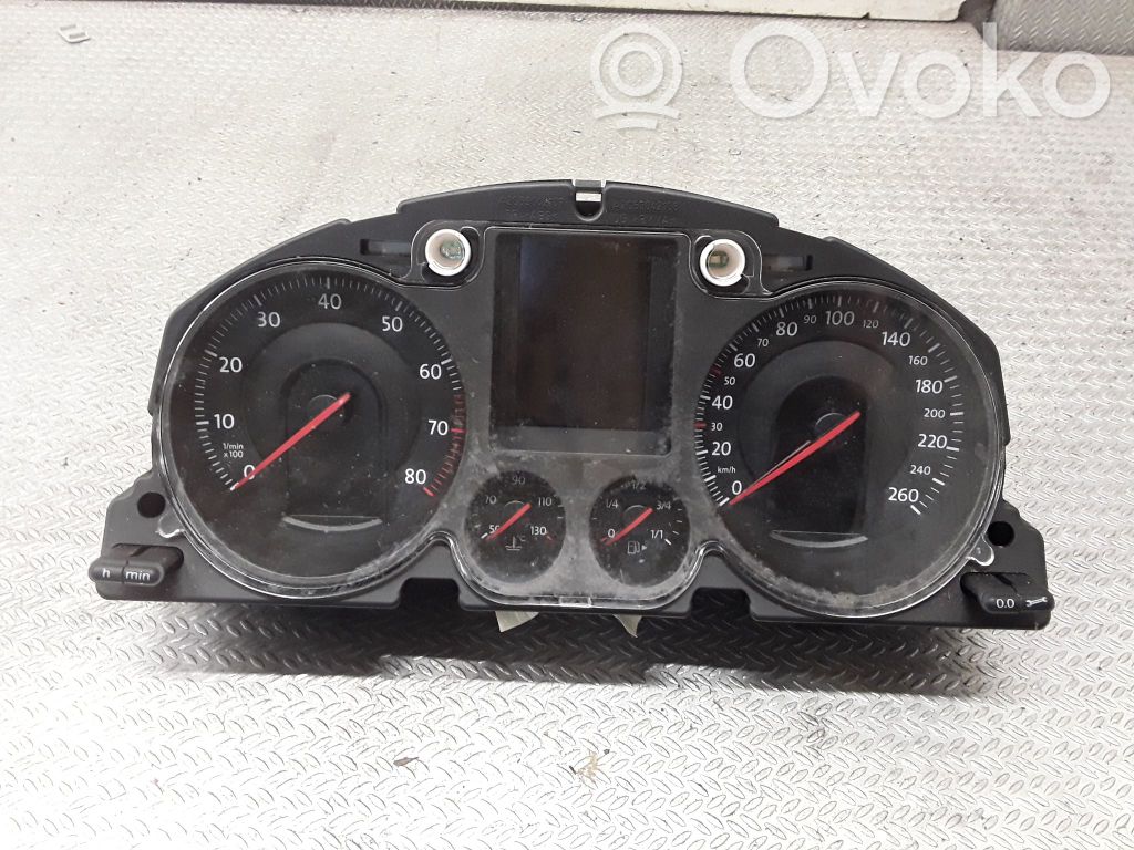Volkswagen PASSAT B6 Speedometer (instrument cluster) 