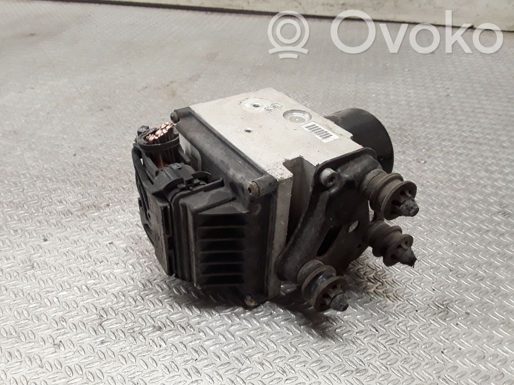 Volkswagen PASSAT B6 Bomba de ABS 
