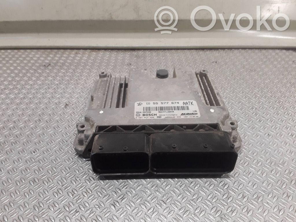 Unidad de control/módulo del motor   55575350,0281017452,55577674
