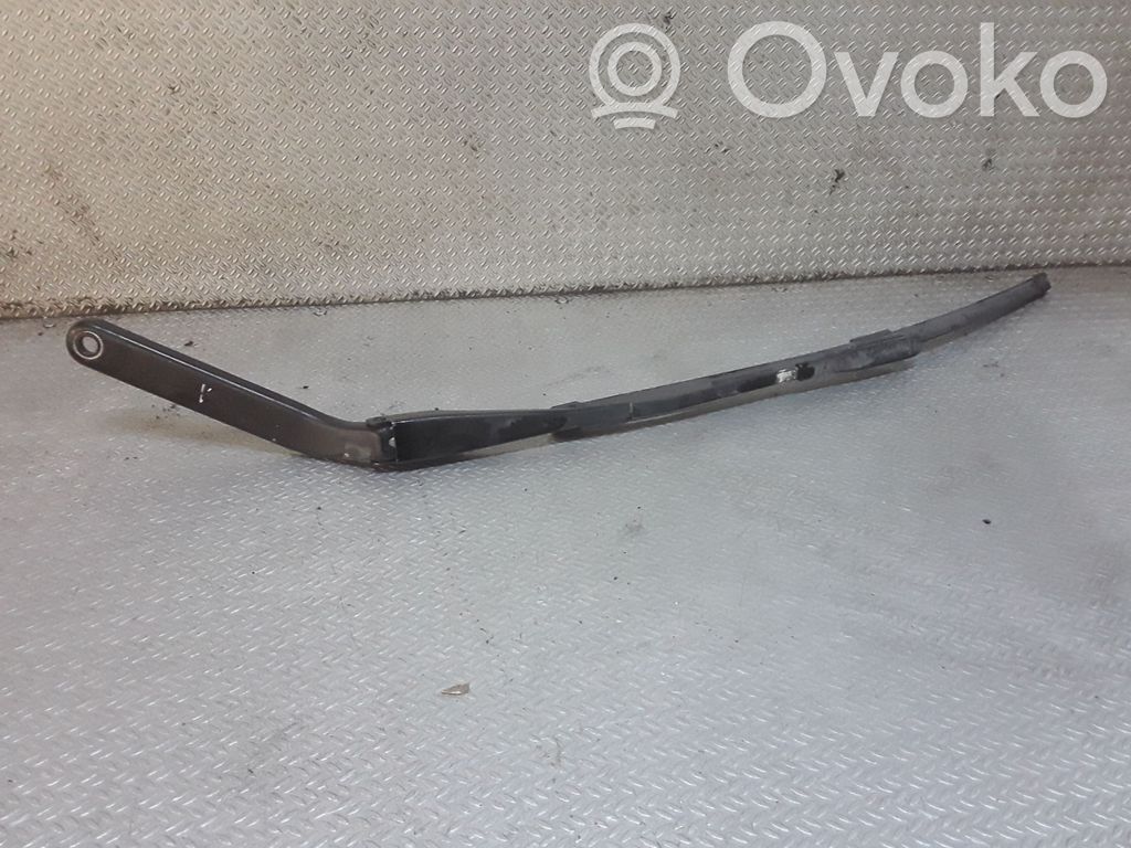 BMW 1 E81 E87 Front wiper blade arm 