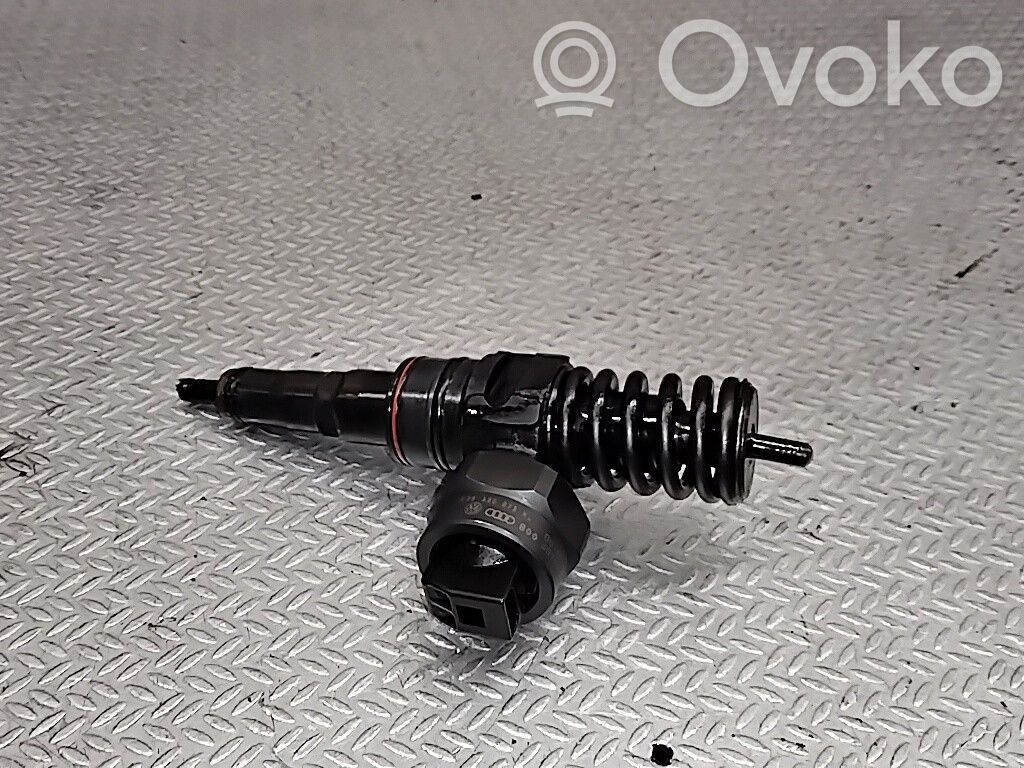 Inyector de combustible   038130073H