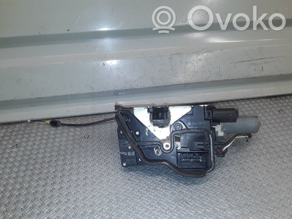 Front door lock   8240572