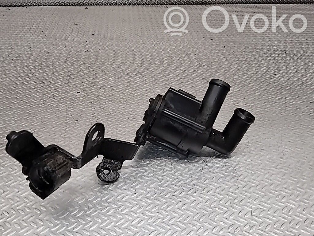 Volkswagen Transporter - Caravelle T5 Sähköinen jäähdytysnesteen apupumppu 