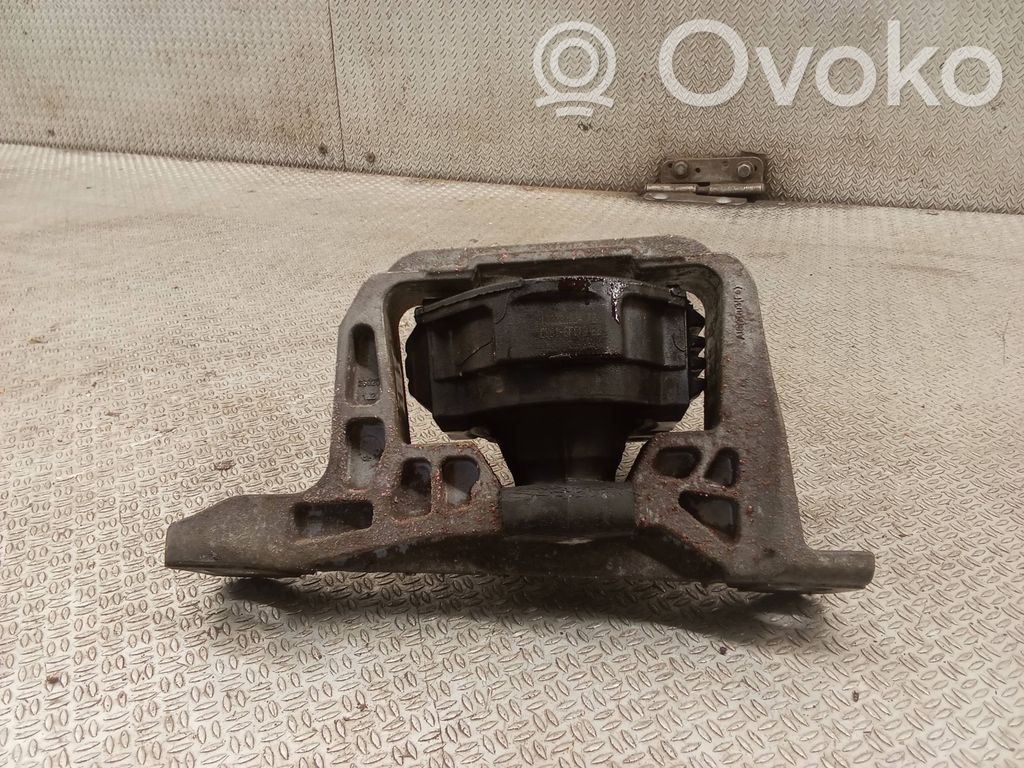Dzinēja spilvens   CV616F012EB