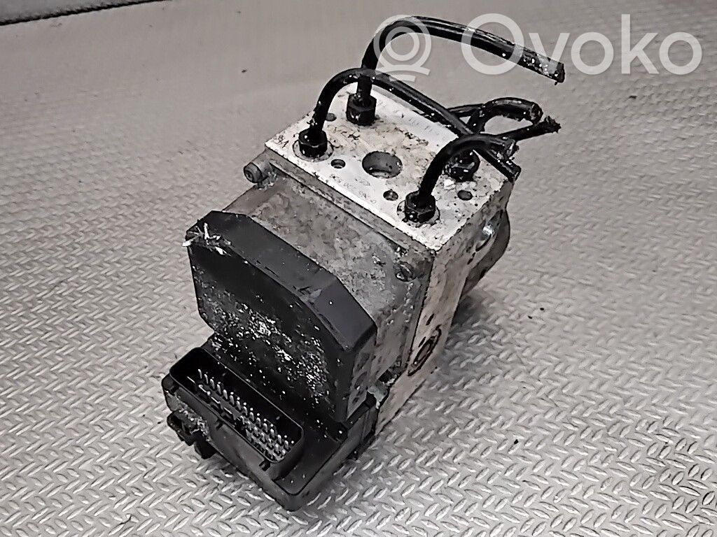 Audi A4 S4 B5 8D ABS-pumppu 