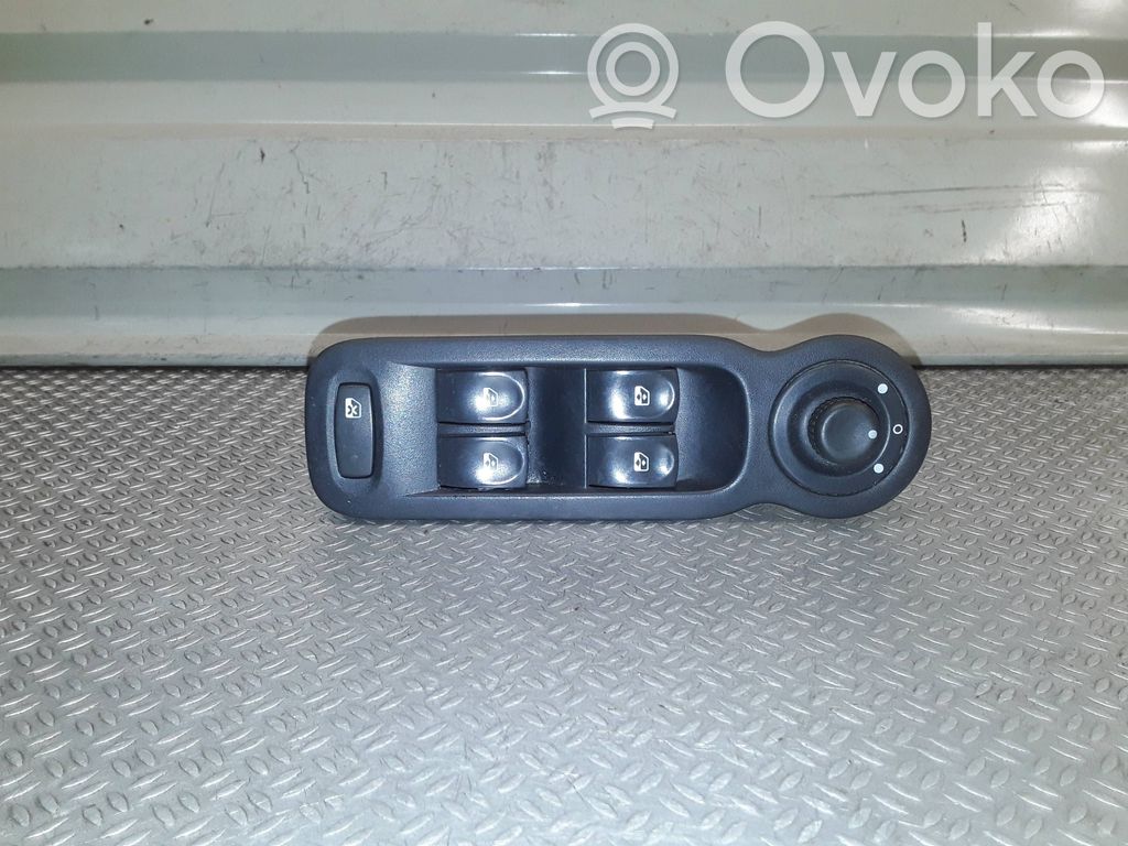 Renault Modus Electric window control switch 