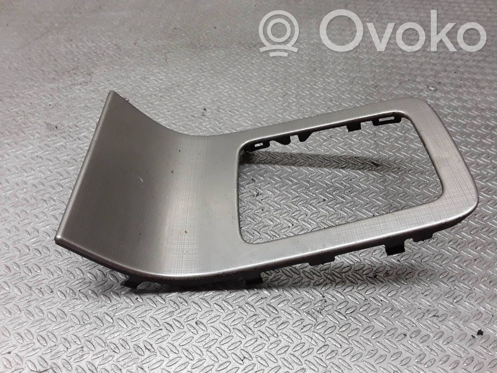 Volvo V70 Rivestimento in plastica cornice della leva del cambio 